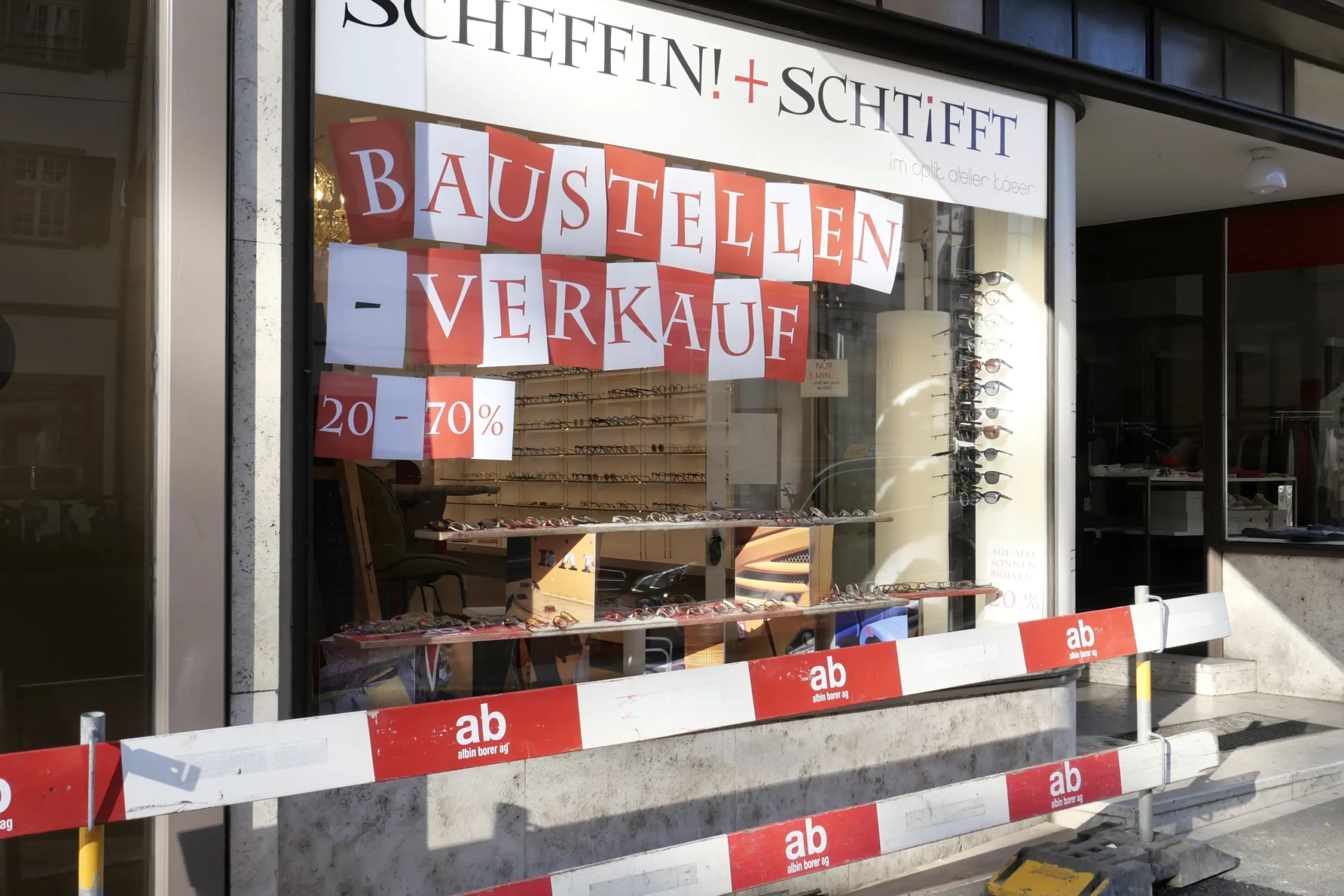 Schaufenster Nr. 114: BAUSTELLEN-VERKAUF 2025