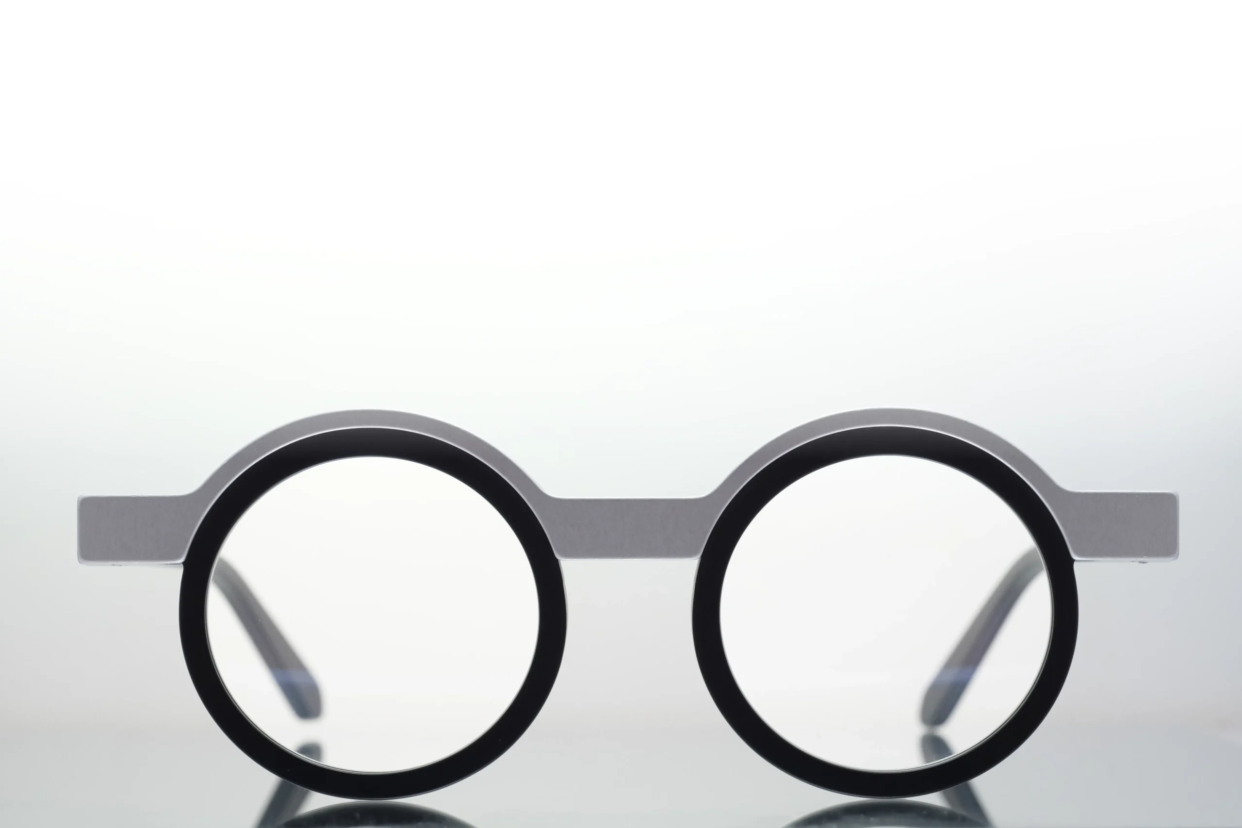 Veronika Wildgruber - TYRELL 003 Silver Black